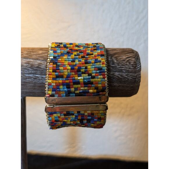 1 5/8" Wide Rigid Wired Seed Bead Clamper Style Gold Tone Bangle Bracelet - Picture 3 of 5